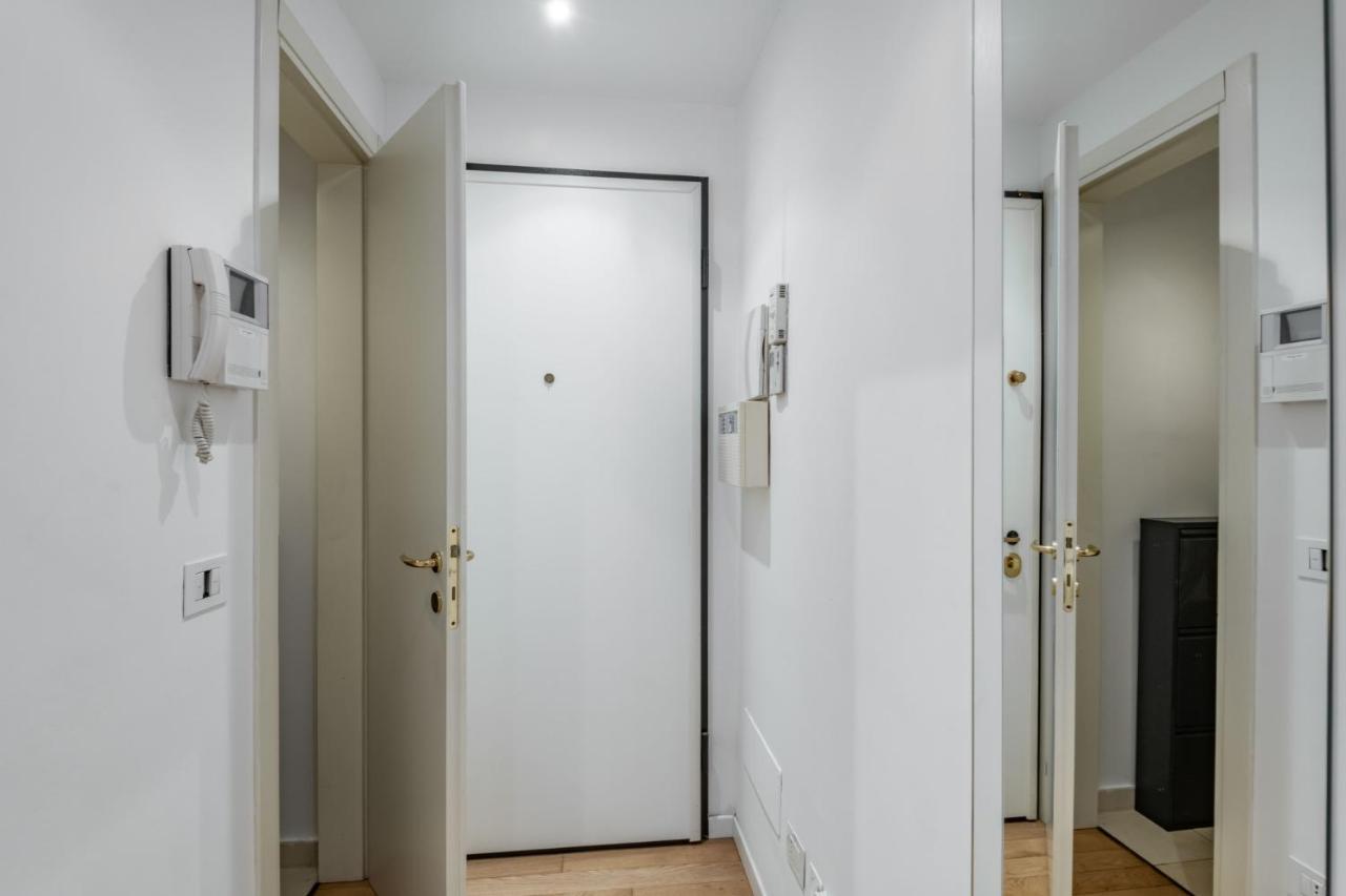 Easylife - Sofisticato Monolocale Con Terrazzino Nel Cuore Di Porta Venezia 米兰 外观 照片